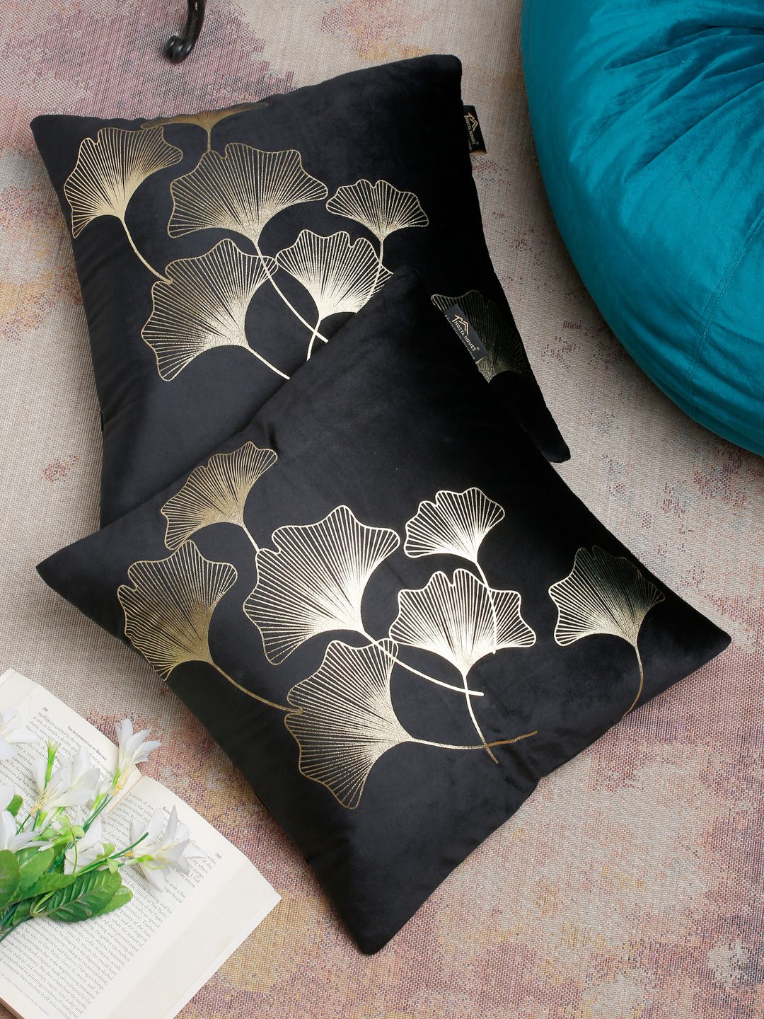 16X16 Soft Velvet , Foil Printed Black ,Zipper - Pack of 2 image