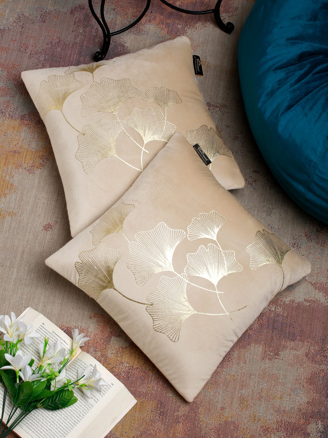 16X16 Soft Velvet , Foil Printed Cream ,Zipper - Pack of 2 image