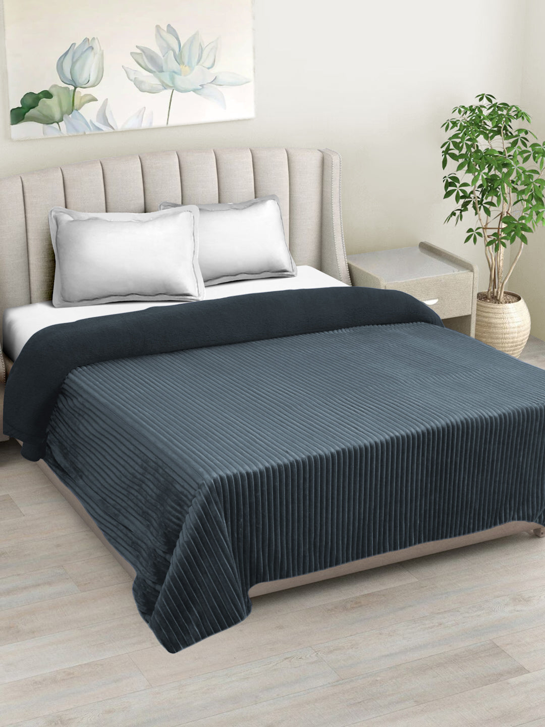 Grey Luxury Ultra Soft Embossed Sherpa Double Bed Blanket