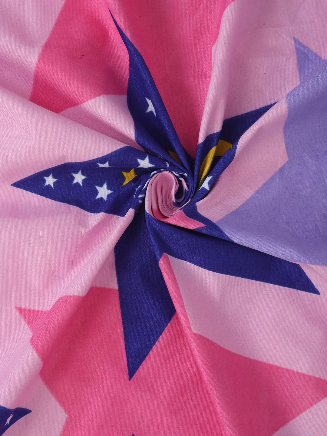 Hosta Homes Little star Multicolored Printed Bed Sheet With Pillow Covers image 3