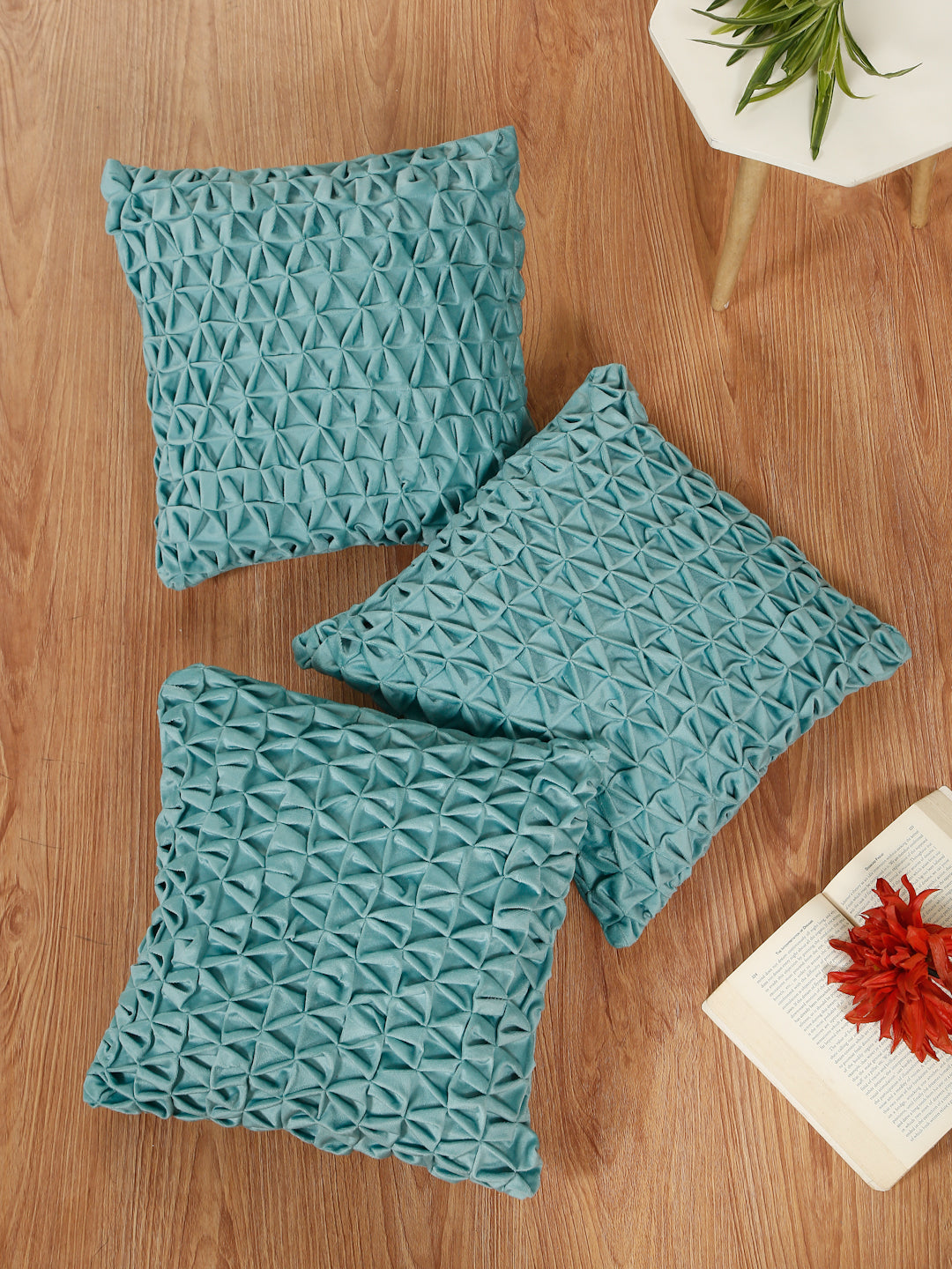 SOFT VELVET HAND CRATFED CUSHION COVERS ( 16 X 16 INCH )
