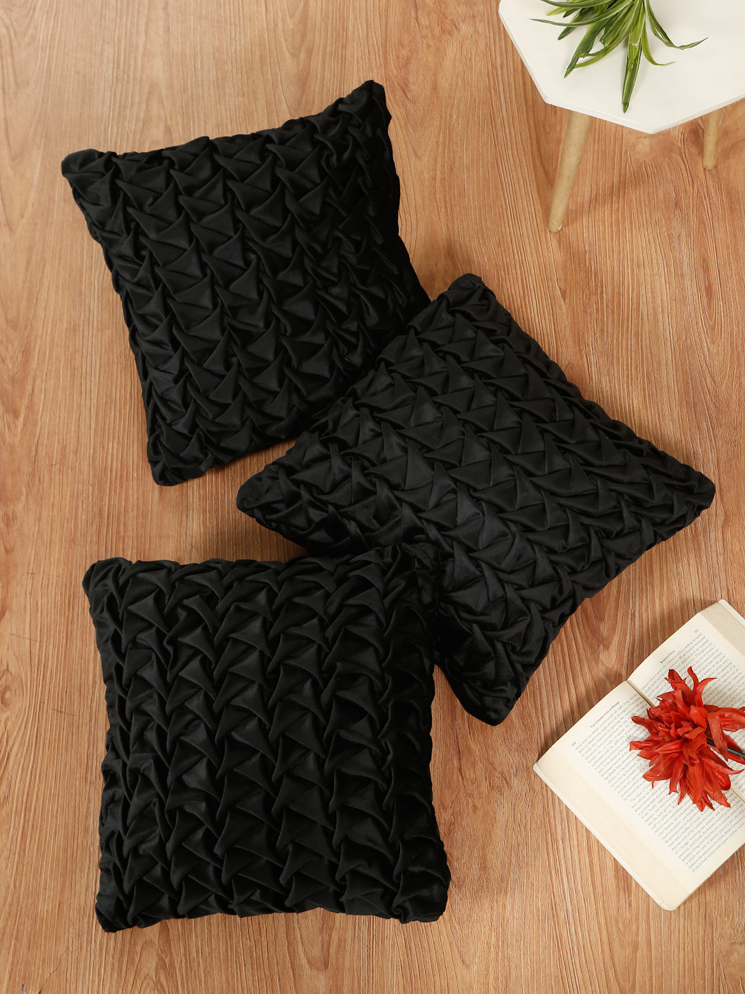 SOFT VELVET HAND CRATFED CUSHION COVERS ( 16 X 16 INCH )