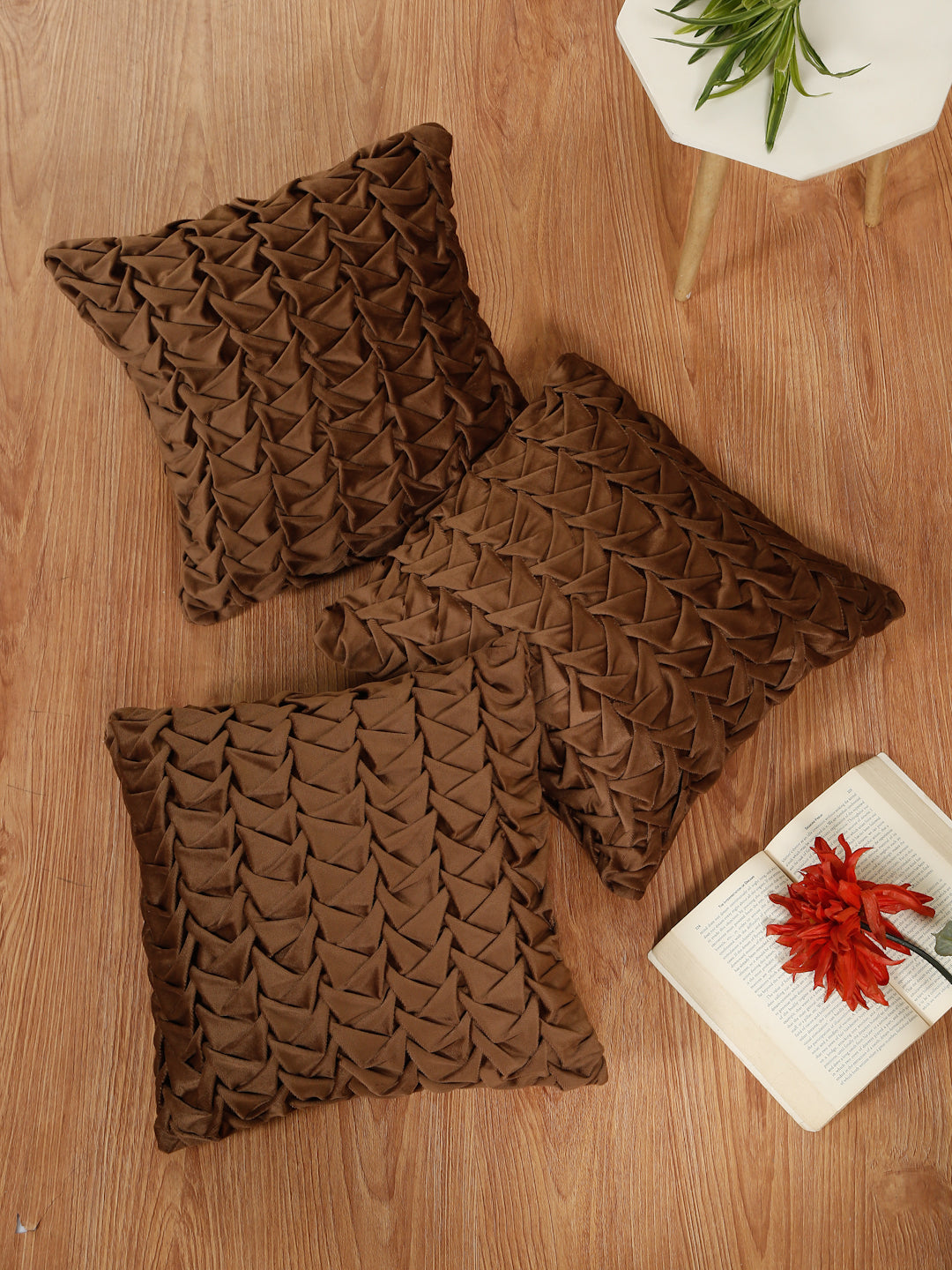SOFT VELVET HAND CRATFED CUSHION COVERS ( 16 X 16 INCH )