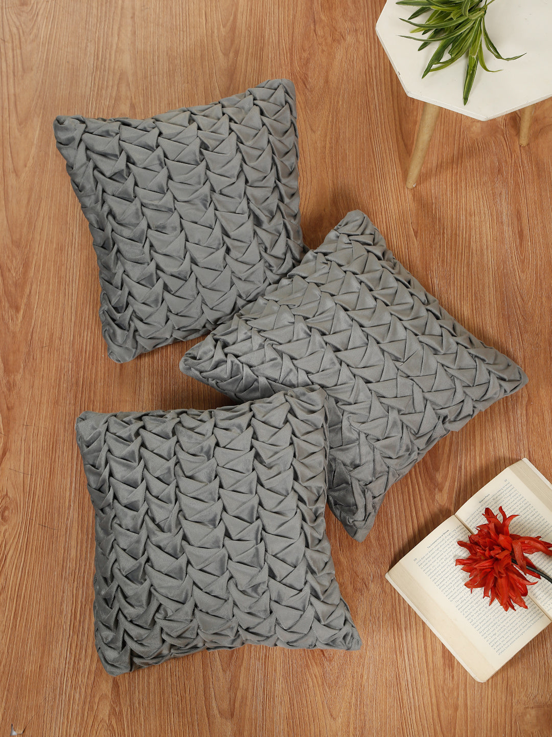 SOFT VELVET HAND CRATFED CUSHION COVERS ( 16 X 16 INCH )