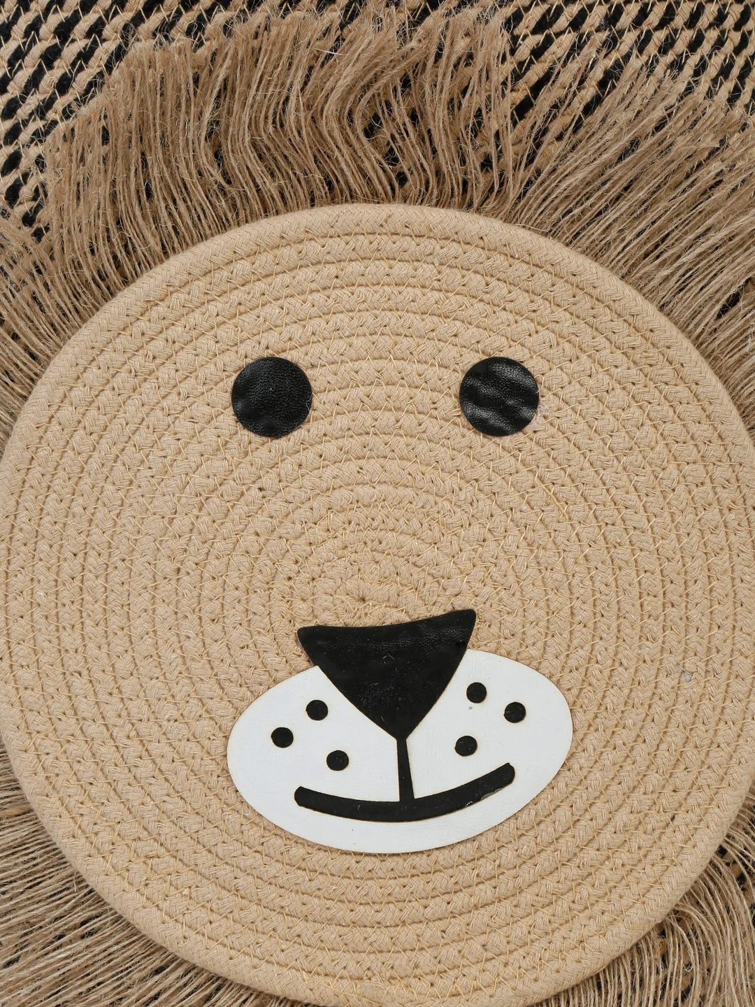 Decorative large lion laundry hamper with mane