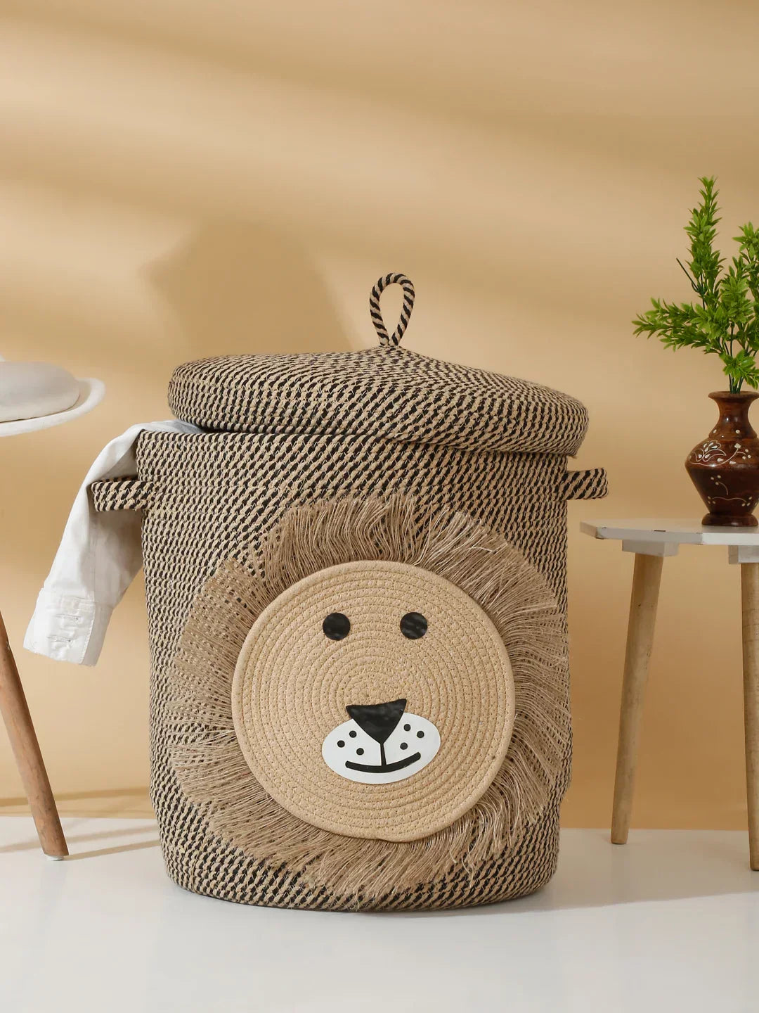 Black and natural jute lion storage basket