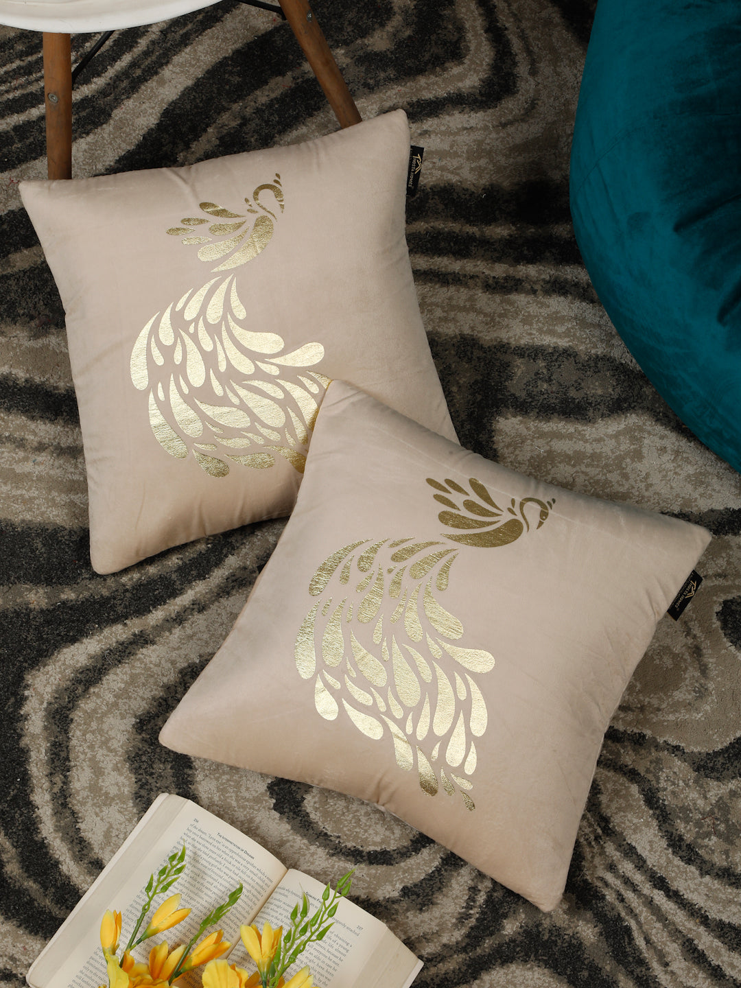 Cream-Coloured & Gold-Toned Set of 2 Floral Velvet Square Cushion Covers