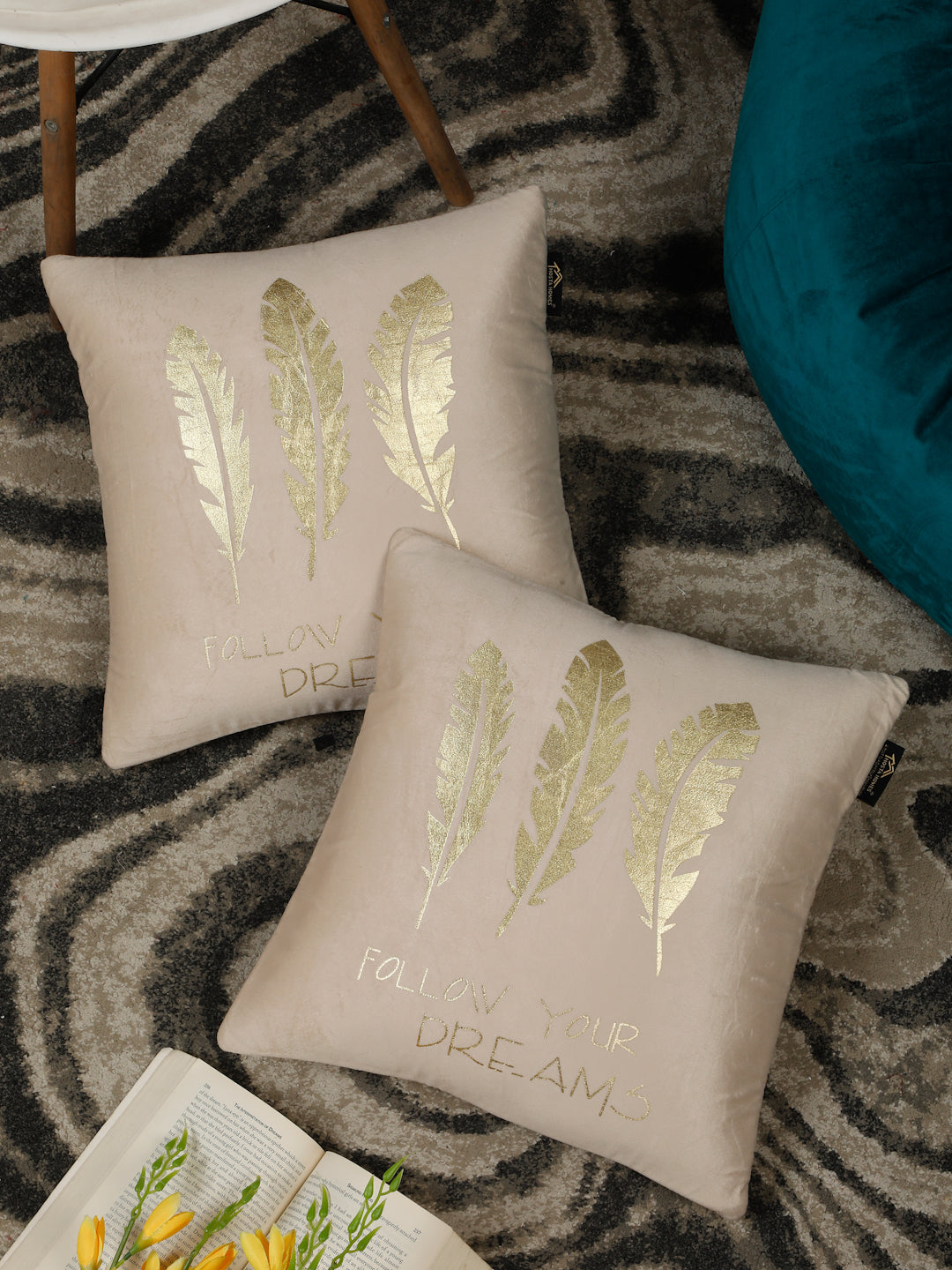 Cream-Coloured & Gold-Toned Set of 2 Floral Velvet Square Cushion Covers