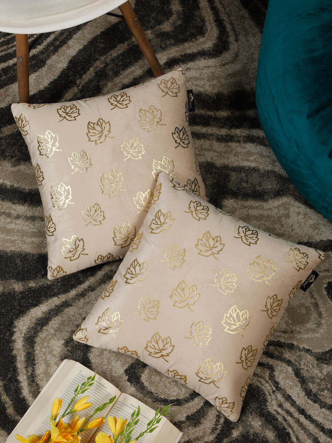 Cream-Coloured & Gold-Toned Set of 2 Floral Velvet Square Cushion Covers