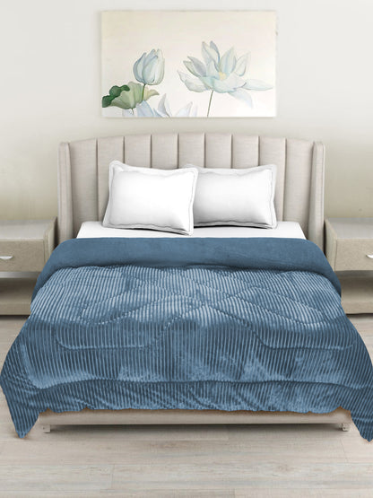 Aqua Blue Luxury Microfibre Filled Ultra Soft Embossed Sherpa Double Bed Quilt