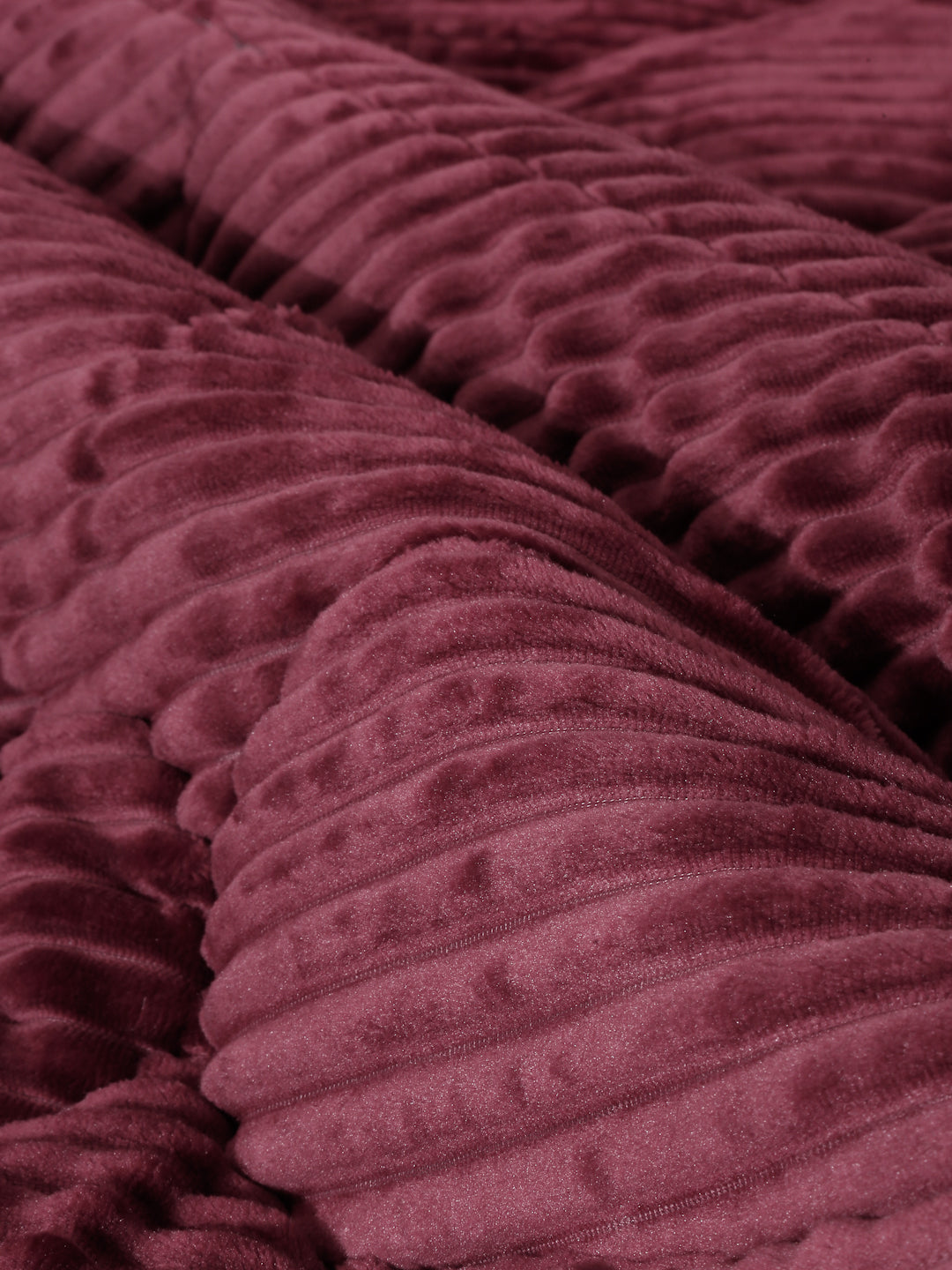 Maroon Luxury Microfibre Filled Ultra Soft Embossed Sherpa Double Bed Quilt