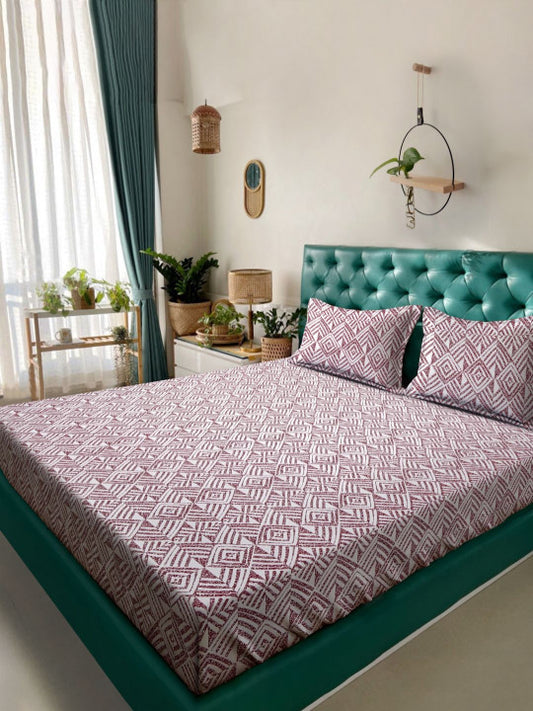 White Geometric Polycotton 300 TC King Fine Bedsheet with 2 Pillow Covers-254 x 274 cm