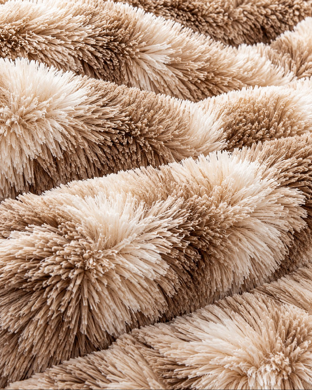 LUXURIOUS QUILT / RAJAI