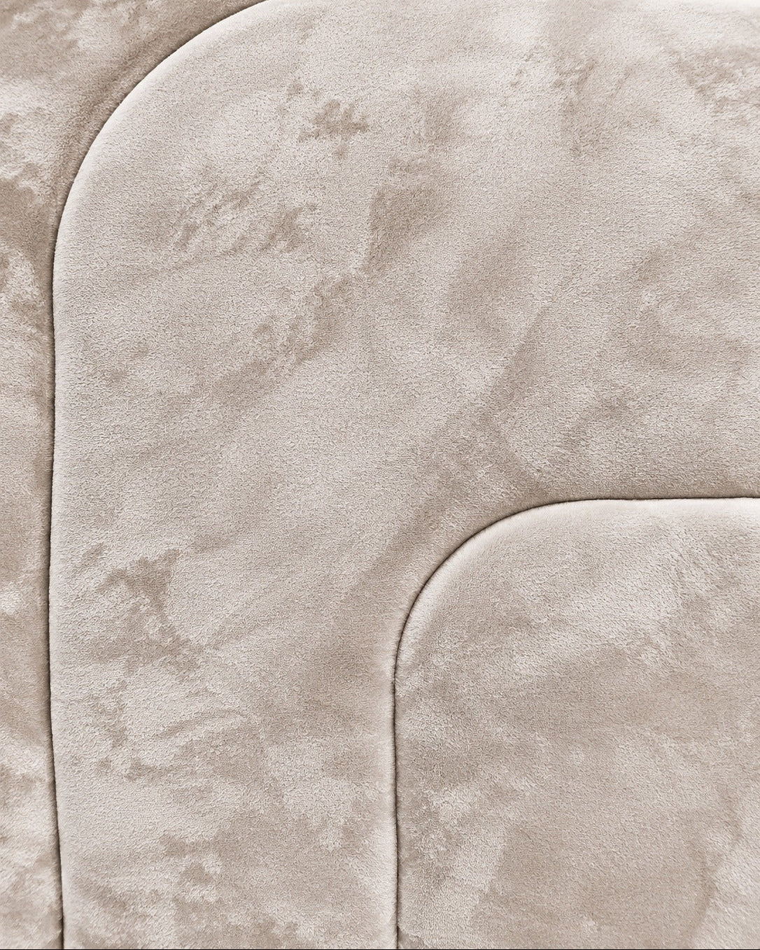 LUXURIOUS QUILT / RAJAI