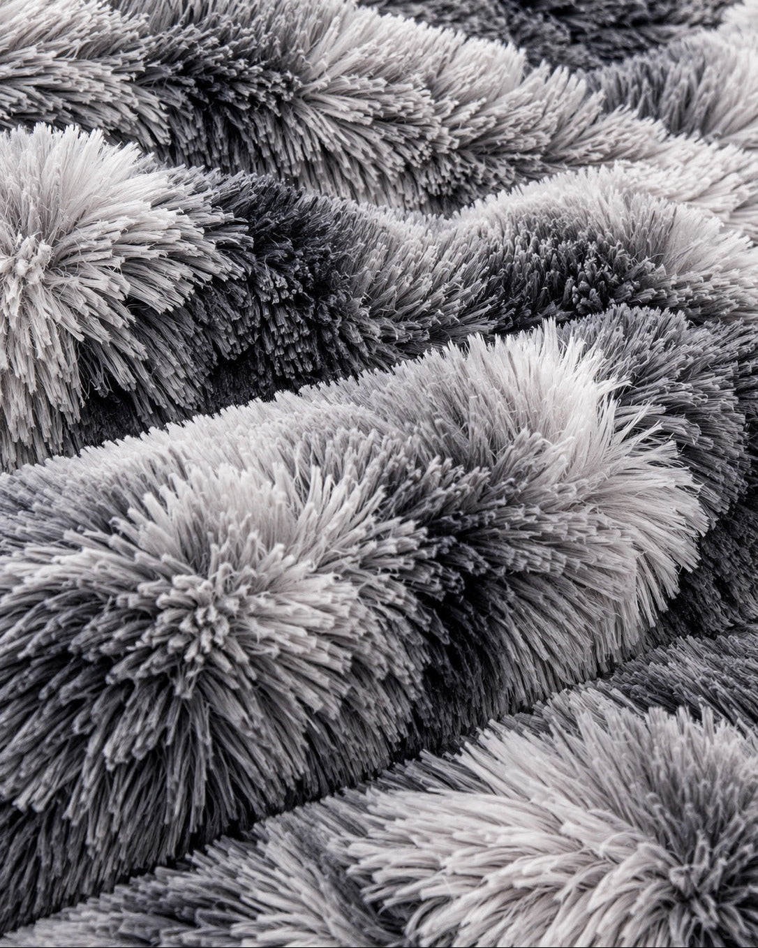LUXURIOUS QUILT / RAJAI