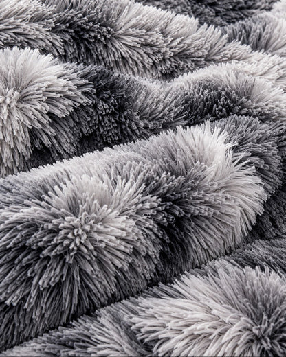 LUXURIOUS QUILT / RAJAI