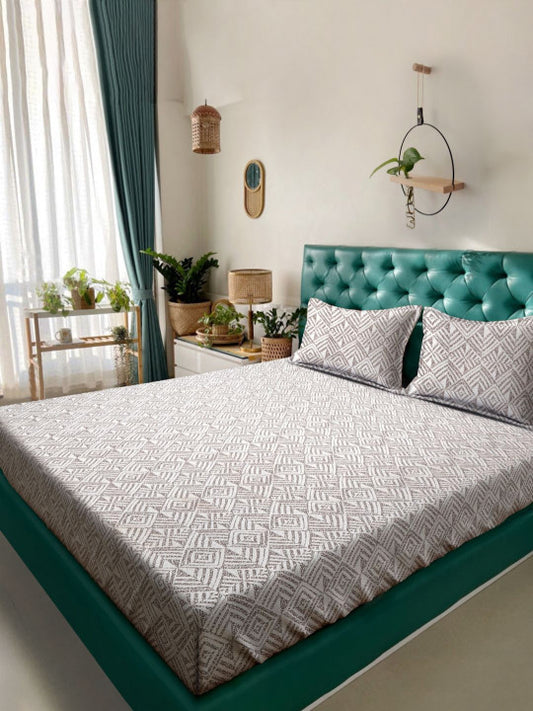Premium White Geometric Polycotton 300 TC Fitted King Fine Bedsheet with 2 Pillow Covers-78 x 78 inches