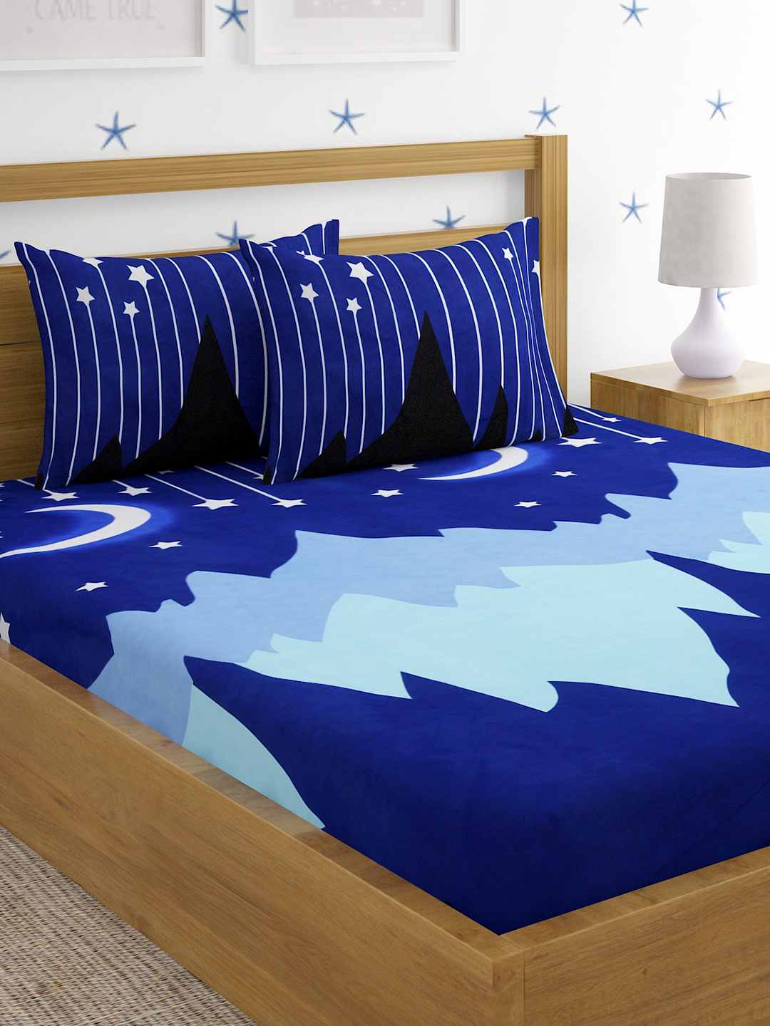 Hosta Homes Moon star Multicolored Printed Bed Sheet With Pillow Covers